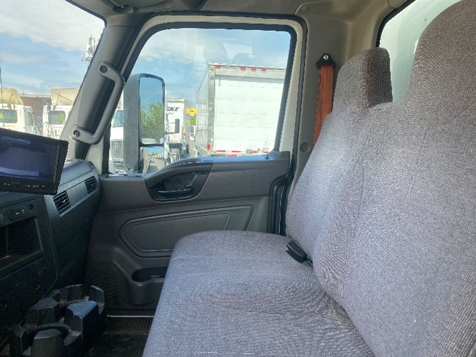 Medium Duty Box Truck-Light and Medium Duty Trucks-International-2020-MV607-Parsippany-NJ-94,739\n\t\tmiles-$ 56,250 - Image 19