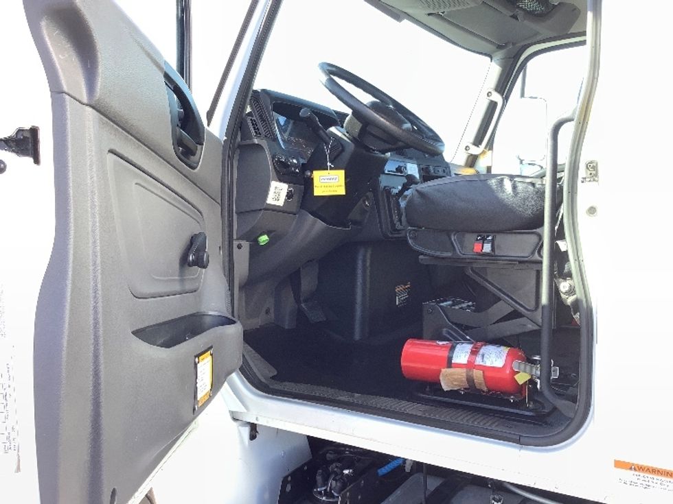 Medium Duty Box Truck-Light and Medium Duty Trucks-International-2020-MV607-Pasco-WA-114,883\n\t\tmiles-$ 54,000 - Image 16