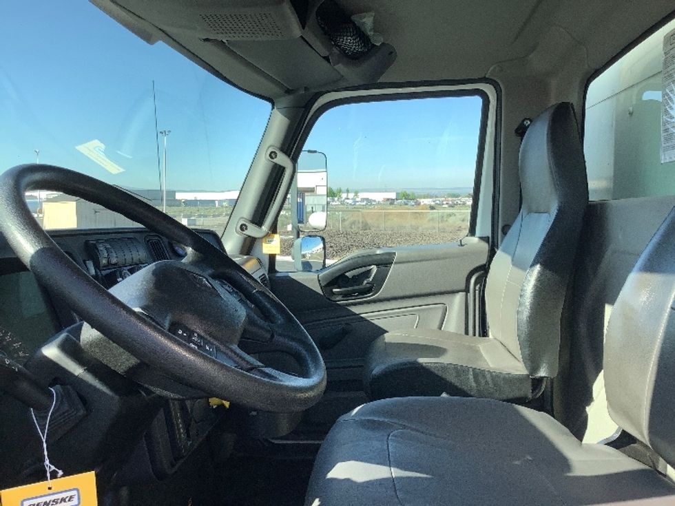 Medium Duty Box Truck-Light and Medium Duty Trucks-International-2020-MV607-Pasco-WA-114,883\n\t\tmiles-$ 54,000 - Image 17