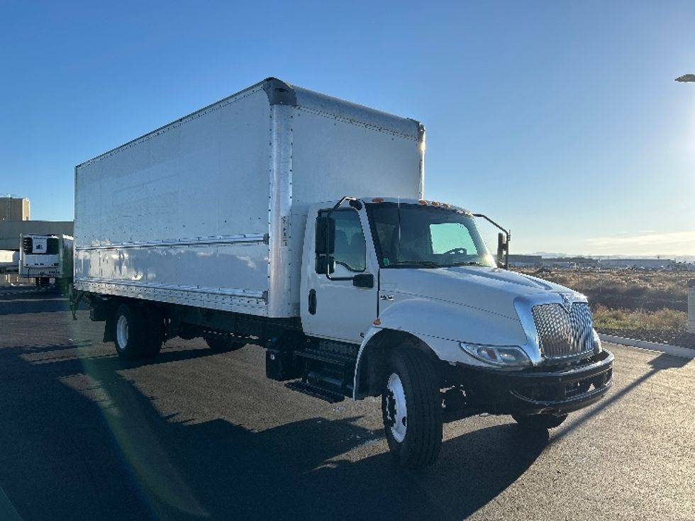 Medium Duty Box Truck-Light and Medium Duty Trucks-International-2020-MV607-Pasco-WA-164,940\n\t\tmiles-$ 53,250 - Image 1