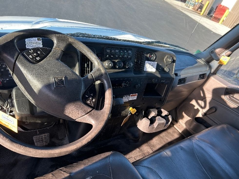 Medium Duty Box Truck-Light and Medium Duty Trucks-International-2020-MV607-Pasco-WA-164,940\n\t\tmiles-$ 53,250 - Image 17