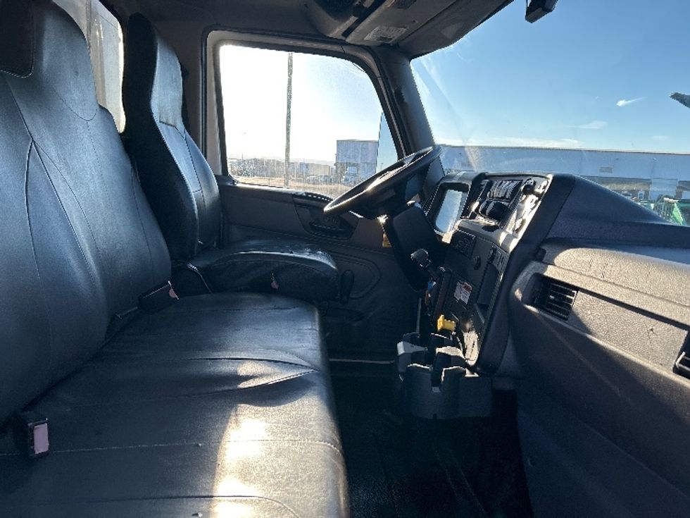 Medium Duty Box Truck-Light and Medium Duty Trucks-International-2020-MV607-Pasco-WA-164,940\n\t\tmiles-$ 53,250 - Image 22