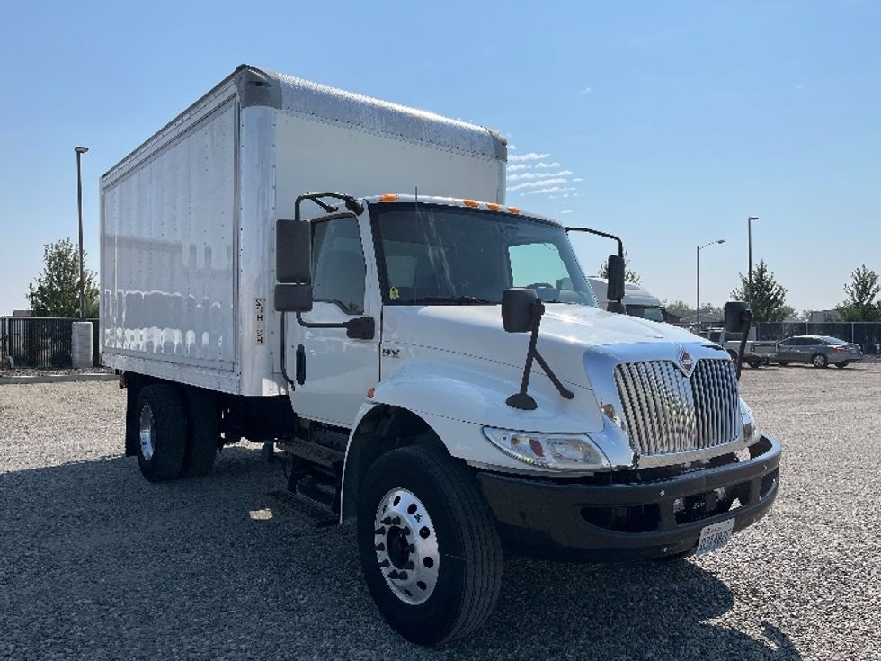 Medium Duty Box Truck-Light and Medium Duty Trucks-International-2020-MV607-Pasco-WA-181,368\n\t\tmiles-$ 39,500 - Image 1