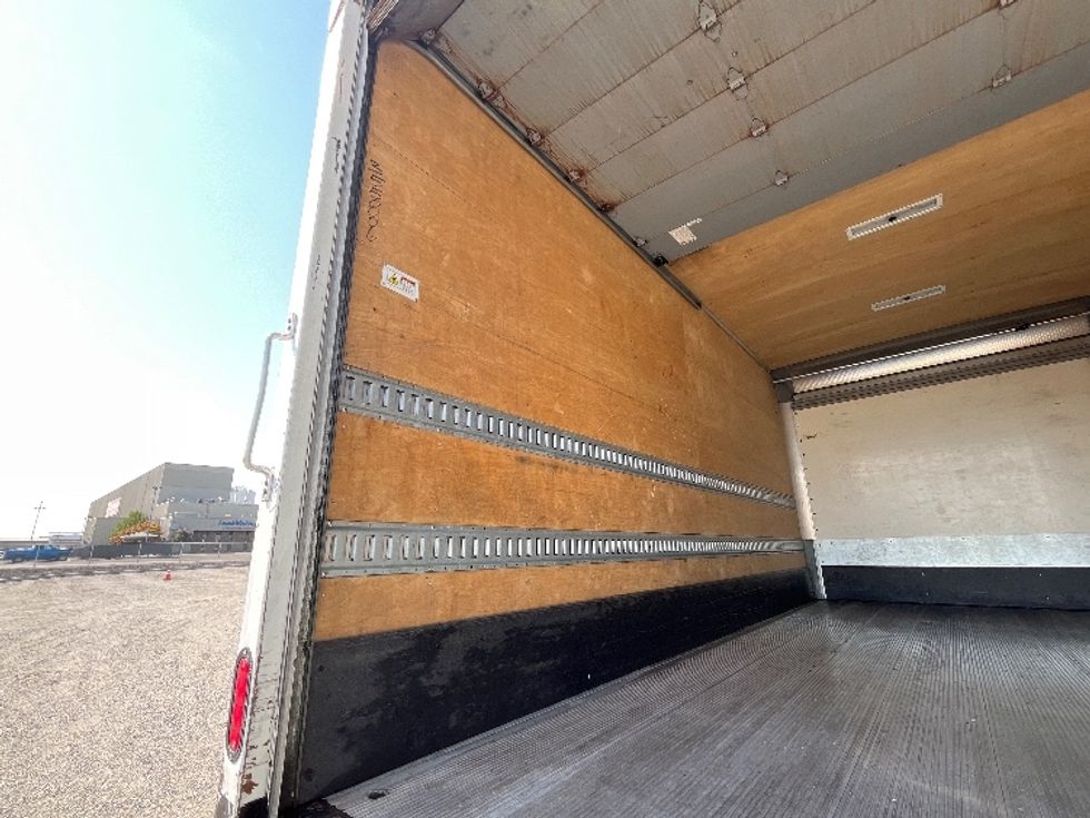Medium Duty Box Truck-Light and Medium Duty Trucks-International-2020-MV607-Pasco-WA-181,368\n\t\tmiles-$ 39,500 - Image 11