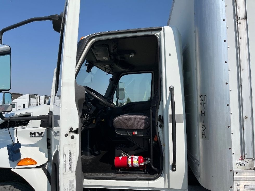 Medium Duty Box Truck-Light and Medium Duty Trucks-International-2020-MV607-Pasco-WA-181,368\n\t\tmiles-$ 39,500 - Image 16