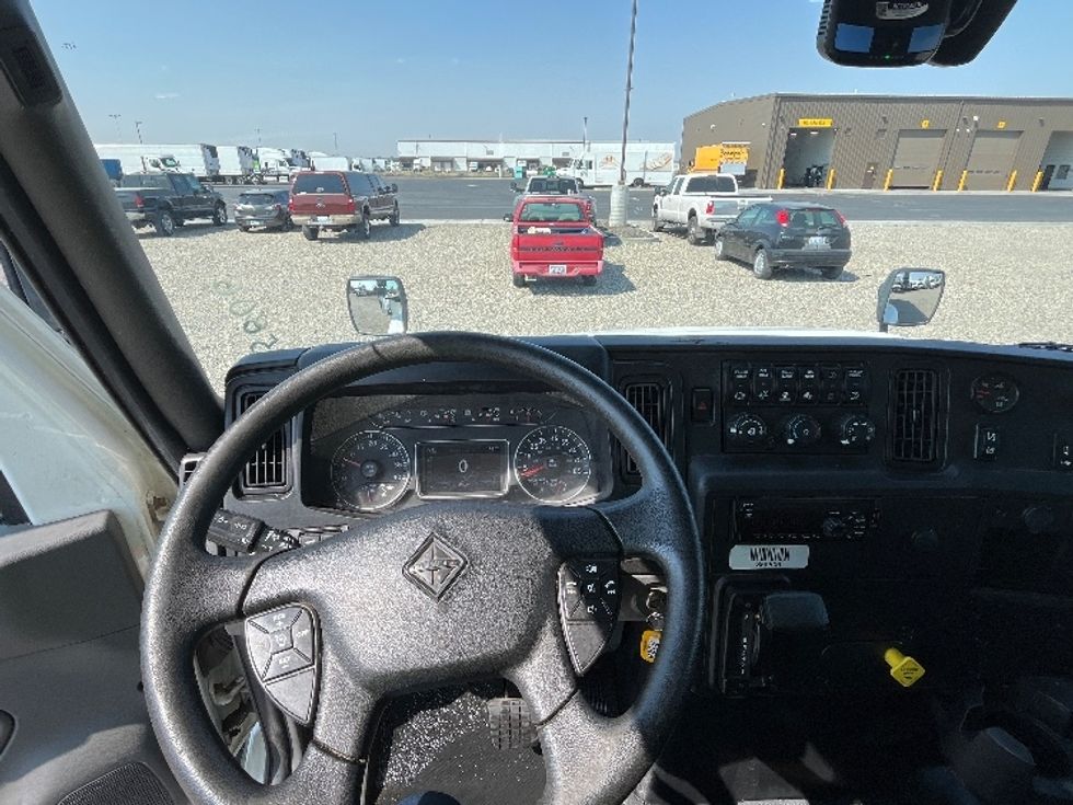 Medium Duty Box Truck-Light and Medium Duty Trucks-International-2020-MV607-Pasco-WA-181,368\n\t\tmiles-$ 39,500 - Image 18