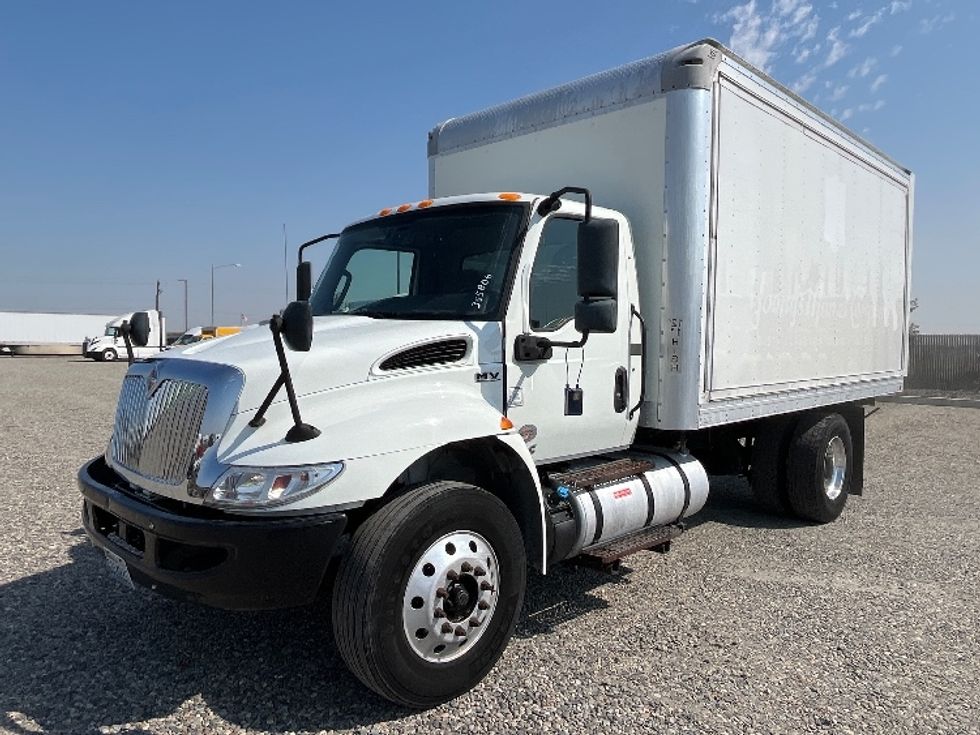 Medium Duty Box Truck-Light and Medium Duty Trucks-International-2020-MV607-Pasco-WA-181,368\n\t\tmiles-$ 39,500 - Image 3