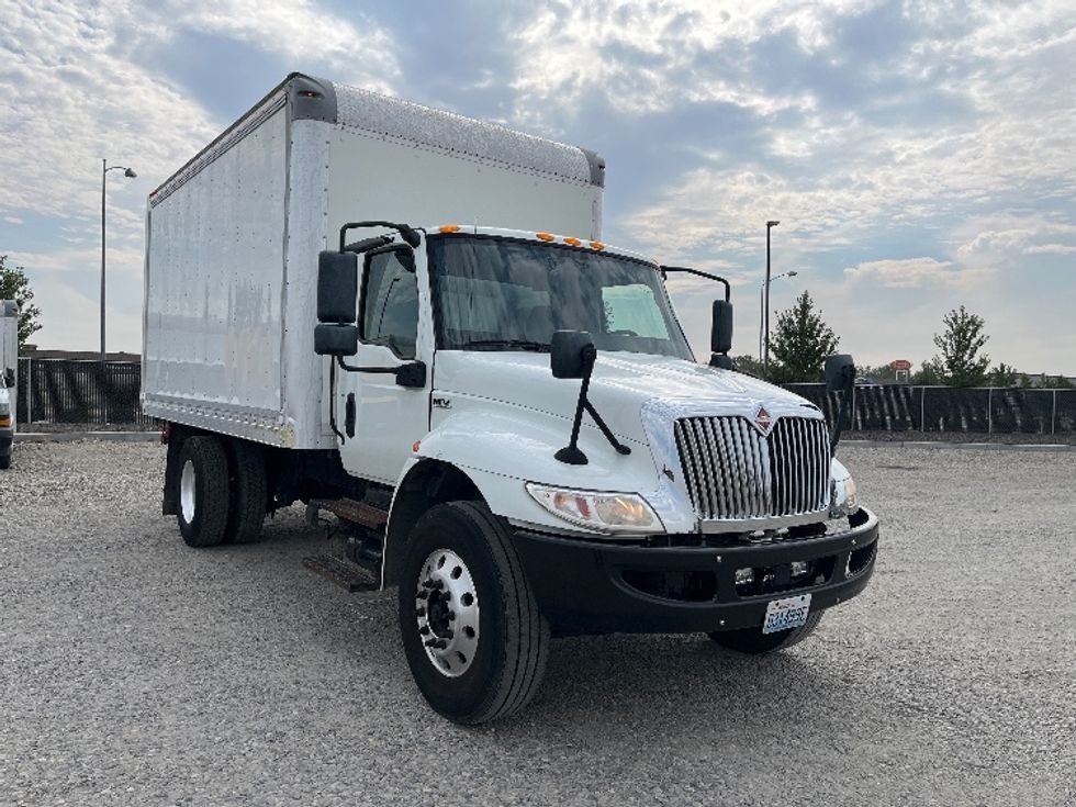 Medium Duty Box Truck-Light and Medium Duty Trucks-International-2020-MV607-Pasco-WA-181,371\n\t\tmiles-$ 39,500 - Image 1