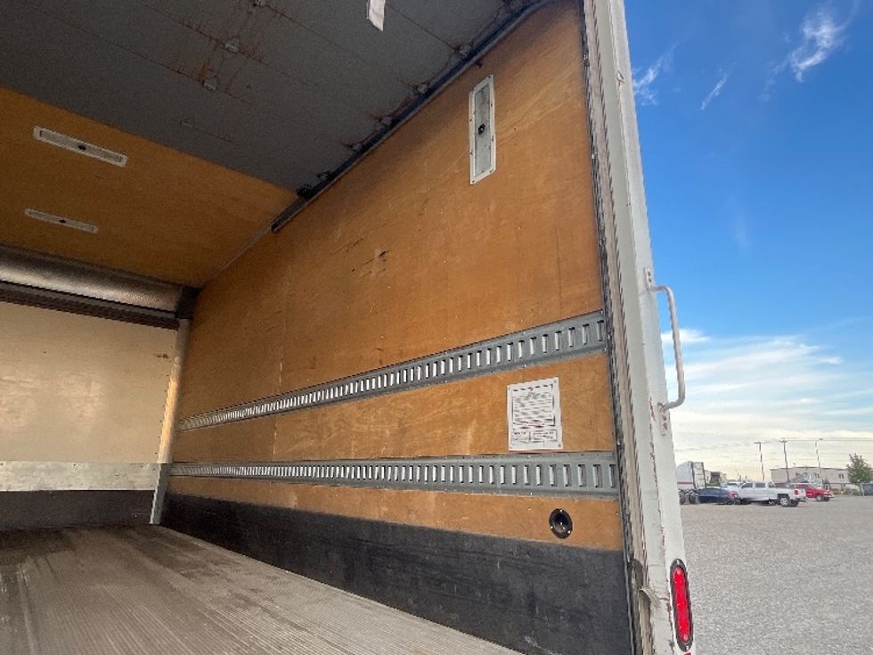 Medium Duty Box Truck-Light and Medium Duty Trucks-International-2020-MV607-Pasco-WA-181,371\n\t\tmiles-$ 39,500 - Image 12