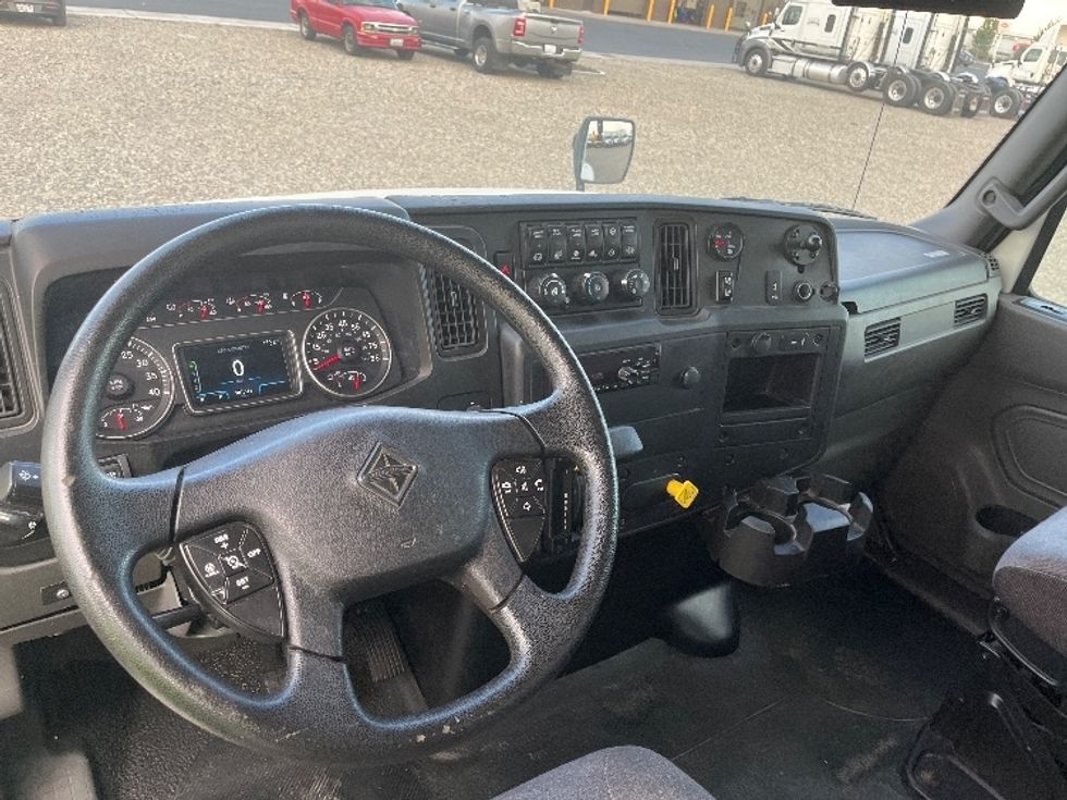 Medium Duty Box Truck-Light and Medium Duty Trucks-International-2020-MV607-Pasco-WA-181,371\n\t\tmiles-$ 39,500 - Image 18