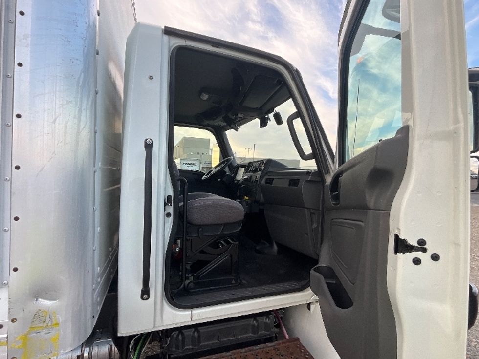 Medium Duty Box Truck-Light and Medium Duty Trucks-International-2020-MV607-Pasco-WA-181,371\n\t\tmiles-$ 39,500 - Image 20