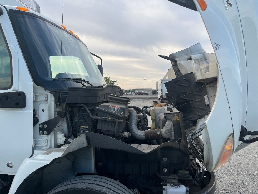 Medium Duty Box Truck-Light and Medium Duty Trucks-International-2020-MV607-Pasco-WA-181,371\n\t\tmiles-$ 39,500 - Image 23