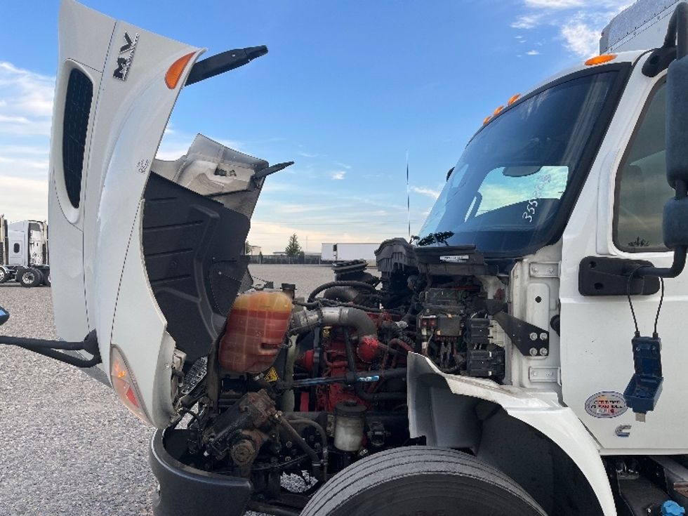Medium Duty Box Truck-Light and Medium Duty Trucks-International-2020-MV607-Pasco-WA-181,371\n\t\tmiles-$ 39,500 - Image 24