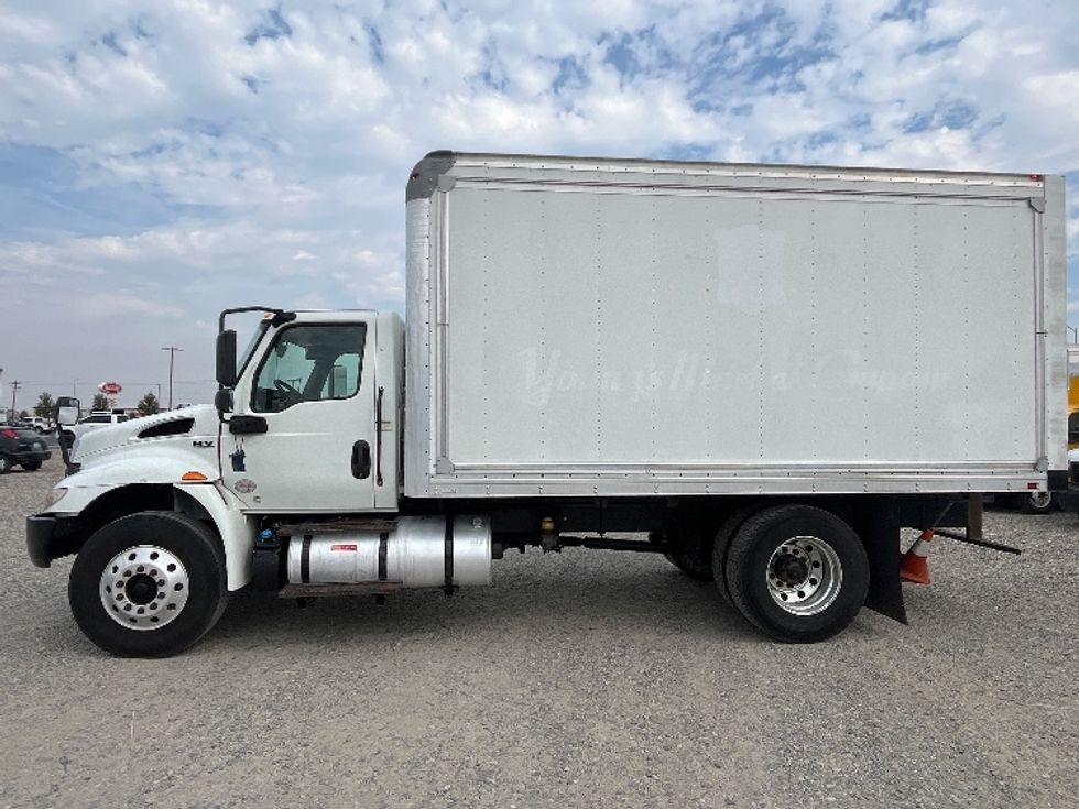 Medium Duty Box Truck-Light and Medium Duty Trucks-International-2020-MV607-Pasco-WA-181,371\n\t\tmiles-$ 39,500 - Image 4