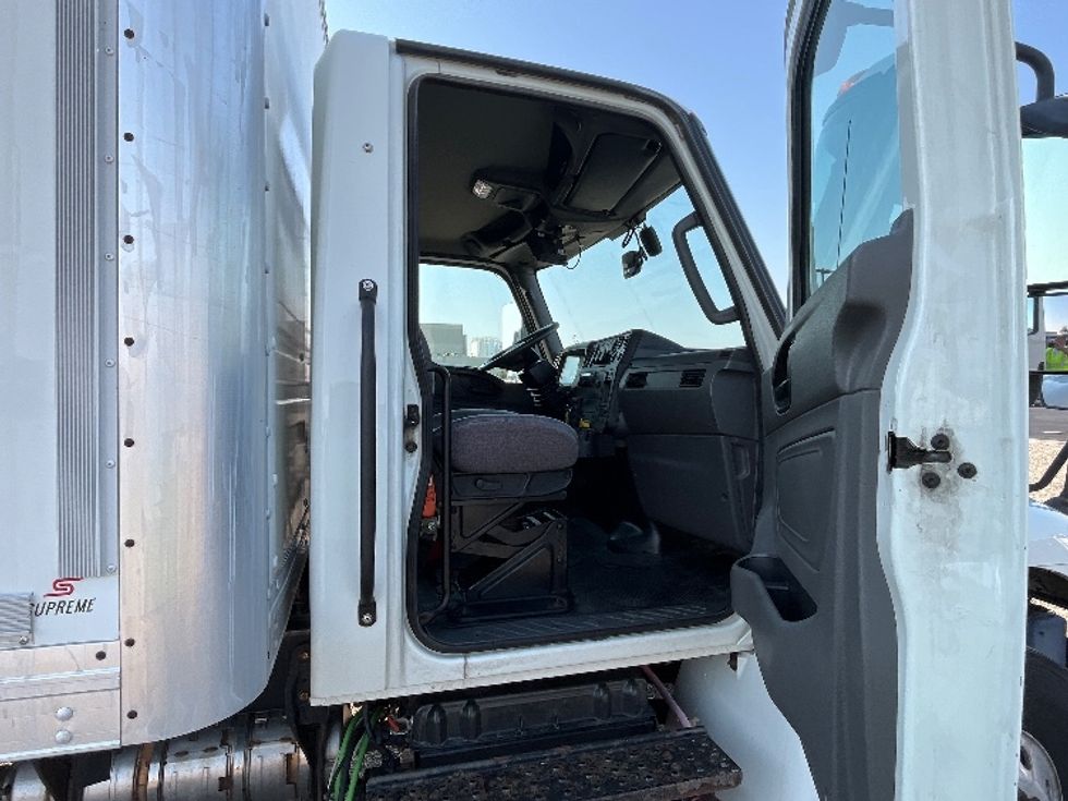 Medium Duty Box Truck-Light and Medium Duty Trucks-International-2020-MV607-Pasco-WA-195,606\n\t\tmiles-$ 39,250 - Image 20