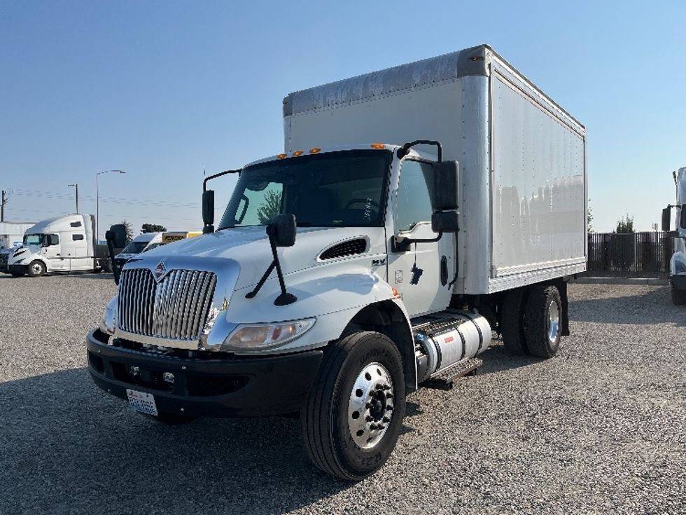 Medium Duty Box Truck-Light and Medium Duty Trucks-International-2020-MV607-Pasco-WA-195,606\n\t\tmiles-$ 39,250 - Image 3