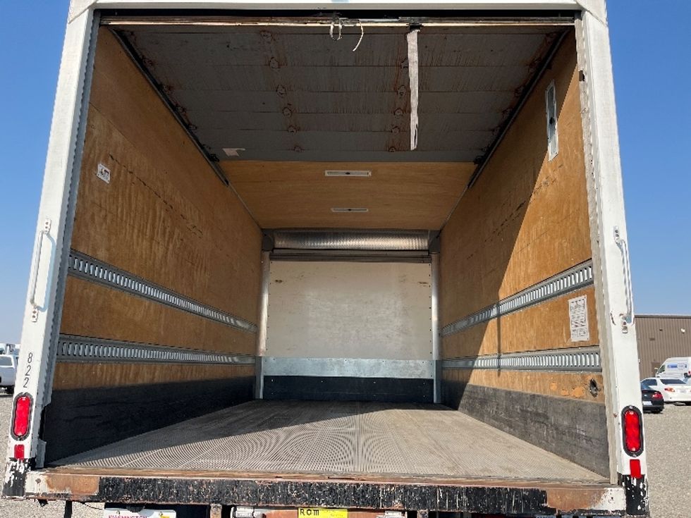 Medium Duty Box Truck-Light and Medium Duty Trucks-International-2020-MV607-Pasco-WA-195,606\n\t\tmiles-$ 39,250 - Image 8
