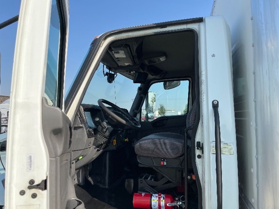 Medium Duty Box Truck-Light and Medium Duty Trucks-International-2020-MV607-Pasco-WA-231,648\n\t\tmiles-$ 34,250 - Image 16