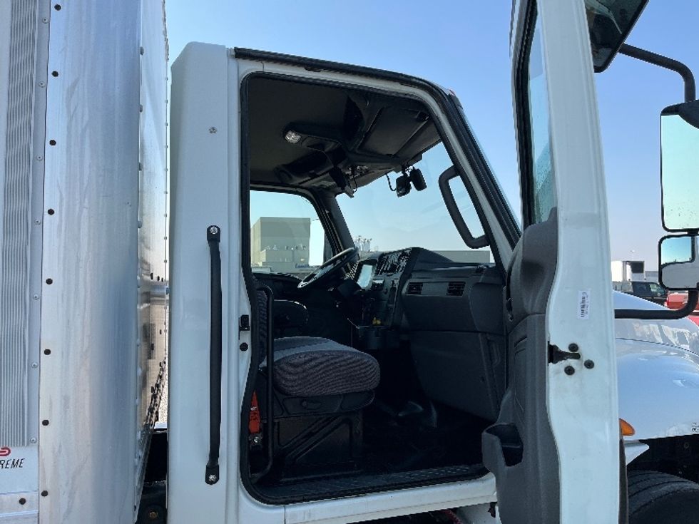 Medium Duty Box Truck-Light and Medium Duty Trucks-International-2020-MV607-Pasco-WA-231,648\n\t\tmiles-$ 34,250 - Image 20