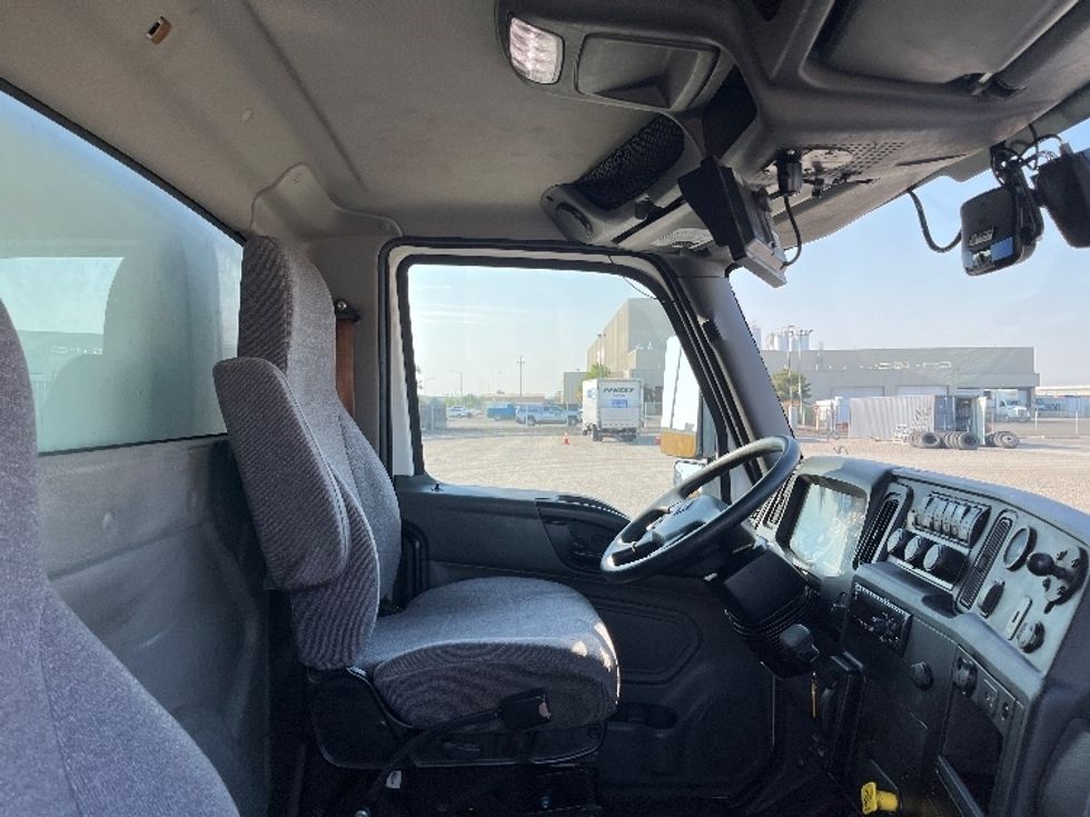 Medium Duty Box Truck-Light and Medium Duty Trucks-International-2020-MV607-Pasco-WA-231,648\n\t\tmiles-$ 34,250 - Image 22