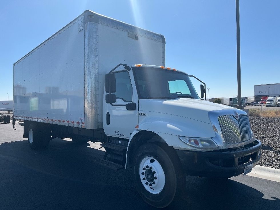 Medium Duty Box Truck-Light and Medium Duty Trucks-International-2020-MV607-Pasco-WA-326,322\n\t\tmiles-$ 21,750 - Image 1