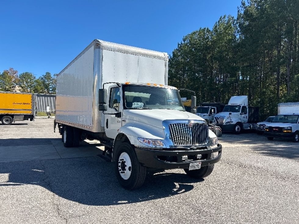 Medium Duty Box Truck-Light and Medium Duty Trucks-International-2020-MV607-Pell City-AL-152,050\n\t\tmiles-$ 63,000 - Image 1