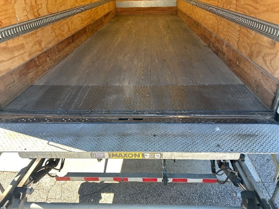 Medium Duty Box Truck-Light and Medium Duty Trucks-International-2020-MV607-Pell City-AL-152,050\n\t\tmiles-$ 63,000 - Image 10