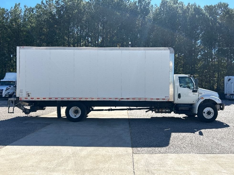 Medium Duty Box Truck-Light and Medium Duty Trucks-International-2020-MV607-Pell City-AL-152,050\n\t\tmiles-$ 63,000 - Image 15