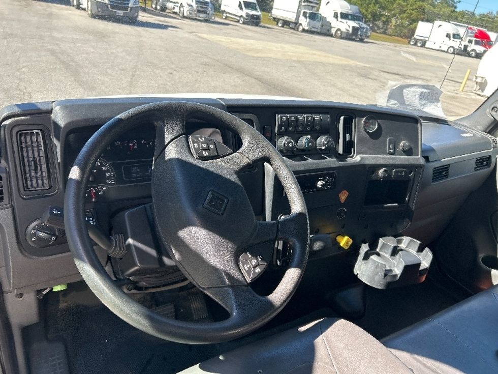 Medium Duty Box Truck-Light and Medium Duty Trucks-International-2020-MV607-Pell City-AL-152,050\n\t\tmiles-$ 63,000 - Image 17