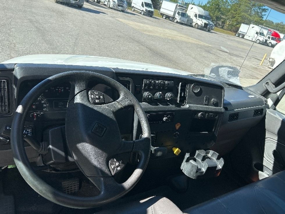 Medium Duty Box Truck-Light and Medium Duty Trucks-International-2020-MV607-Pell City-AL-152,050\n\t\tmiles-$ 63,000 - Image 18