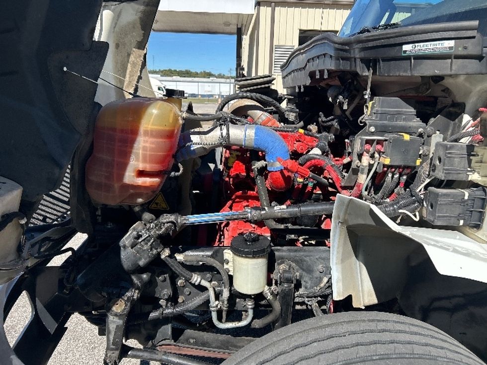 Medium Duty Box Truck-Light and Medium Duty Trucks-International-2020-MV607-Pell City-AL-152,050\n\t\tmiles-$ 63,000 - Image 24