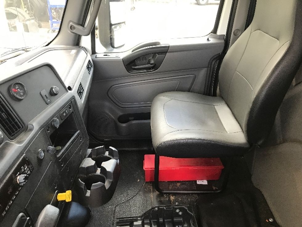 Medium Duty Box Truck-Light and Medium Duty Trucks-International-2020-MV607-Pell City-AL-4,723\n\t\tmiles-$ 67,750 - Image 19