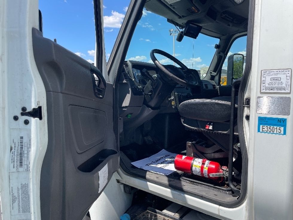 Medium Duty Box Truck-Light and Medium Duty Trucks-International-2020-MV607-Pennsauken-NJ-178,248\n\t\tmiles-$ 49,250 - Image 16
