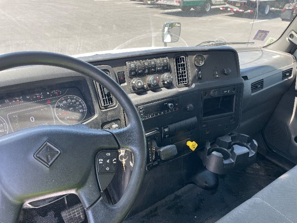 Medium Duty Box Truck-Light and Medium Duty Trucks-International-2020-MV607-Pennsauken-NJ-178,248\n\t\tmiles-$ 49,250 - Image 18