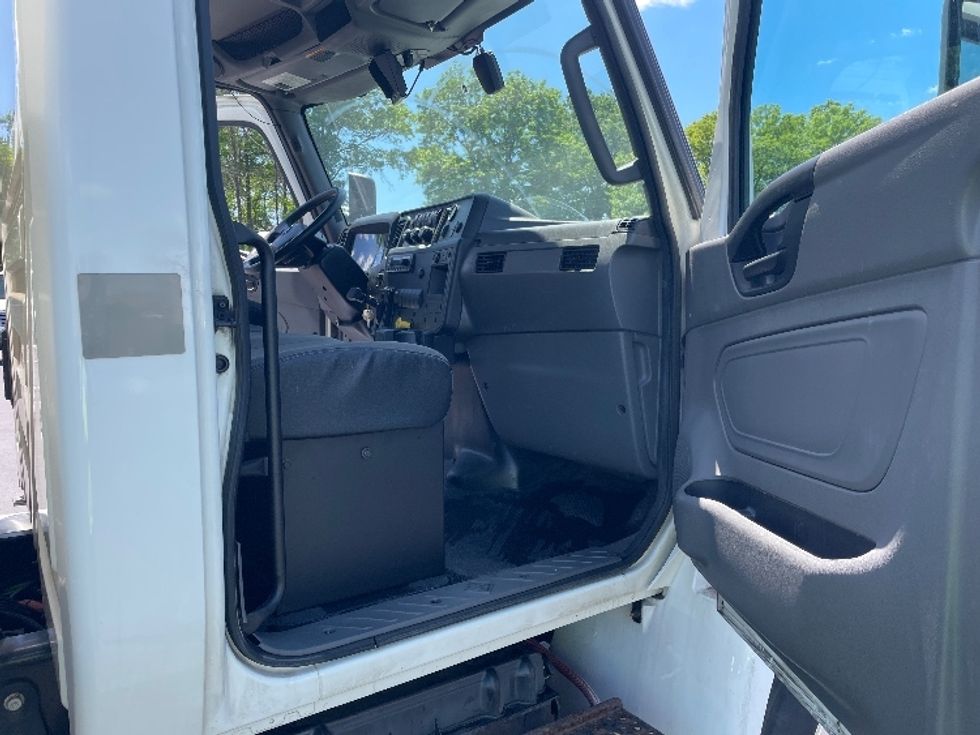Medium Duty Box Truck-Light and Medium Duty Trucks-International-2020-MV607-Pennsauken-NJ-178,248\n\t\tmiles-$ 49,250 - Image 20