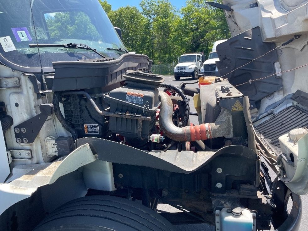 Medium Duty Box Truck-Light and Medium Duty Trucks-International-2020-MV607-Pennsauken-NJ-178,248\n\t\tmiles-$ 49,250 - Image 23
