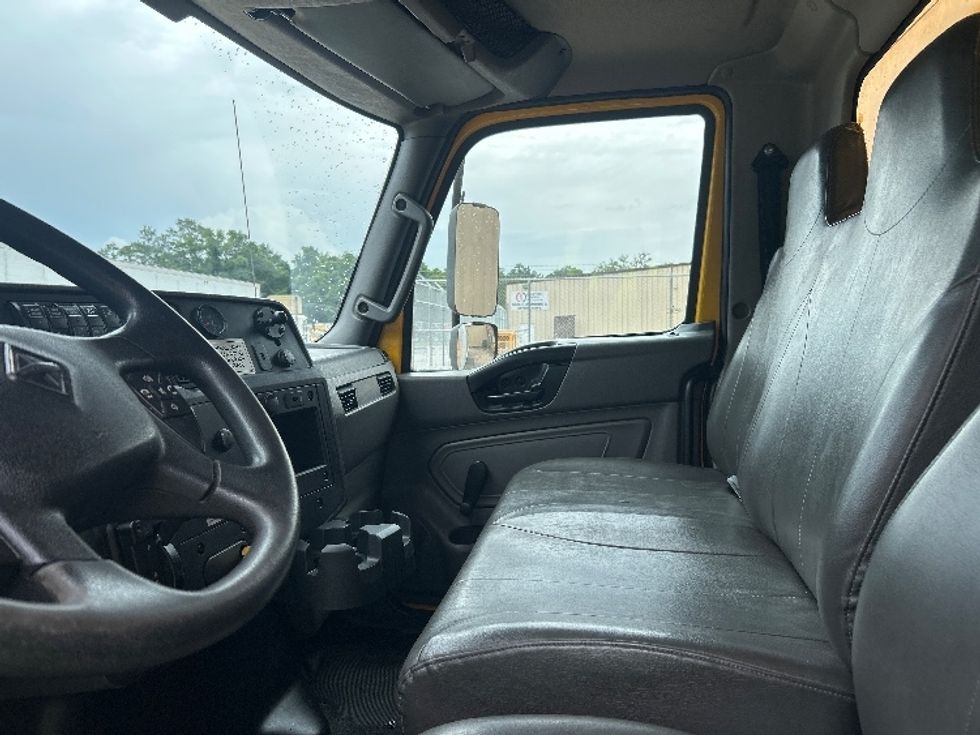 Medium Duty Box Truck-Light and Medium Duty Trucks-International-2020-MV607-Pensacola-FL-177,254\n\t\tmiles-$ 49,250 - Image 19