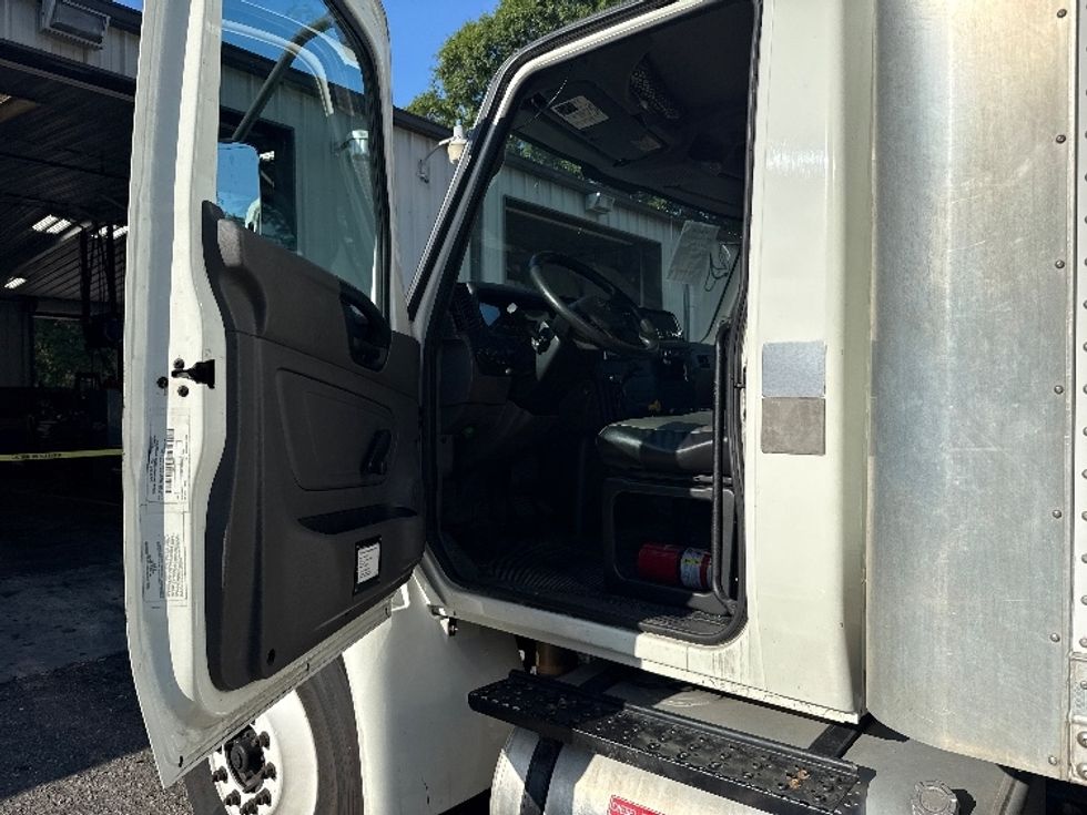 Medium Duty Box Truck-Light and Medium Duty Trucks-International-2020-MV607-Pensacola-FL-205,859\n\t\tmiles-$ 41,250 - Image 16