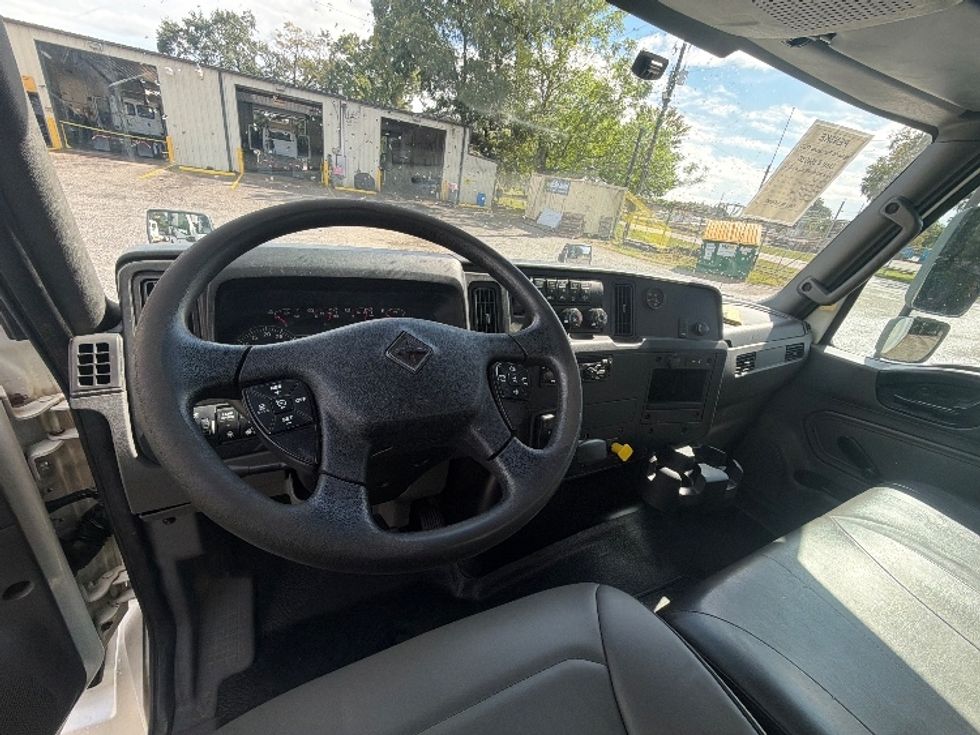 Medium Duty Box Truck-Light and Medium Duty Trucks-International-2020-MV607-Pensacola-FL-313,294\n\t\tmiles-$ 32,000 - Image 18