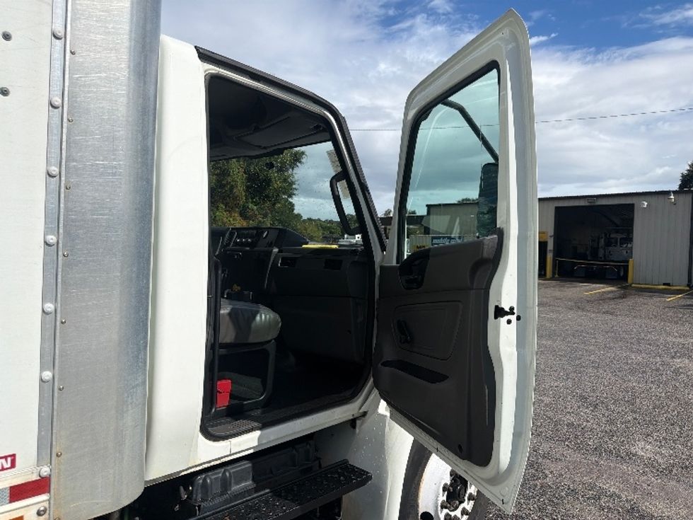 Medium Duty Box Truck-Light and Medium Duty Trucks-International-2020-MV607-Pensacola-FL-313,294\n\t\tmiles-$ 32,000 - Image 20