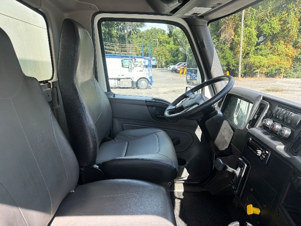 Medium Duty Box Truck-Light and Medium Duty Trucks-International-2020-MV607-Pensacola-FL-313,294\n\t\tmiles-$ 32,000 - Image 22
