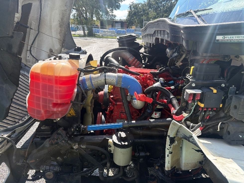Medium Duty Box Truck-Light and Medium Duty Trucks-International-2020-MV607-Pensacola-FL-313,294\n\t\tmiles-$ 32,000 - Image 23