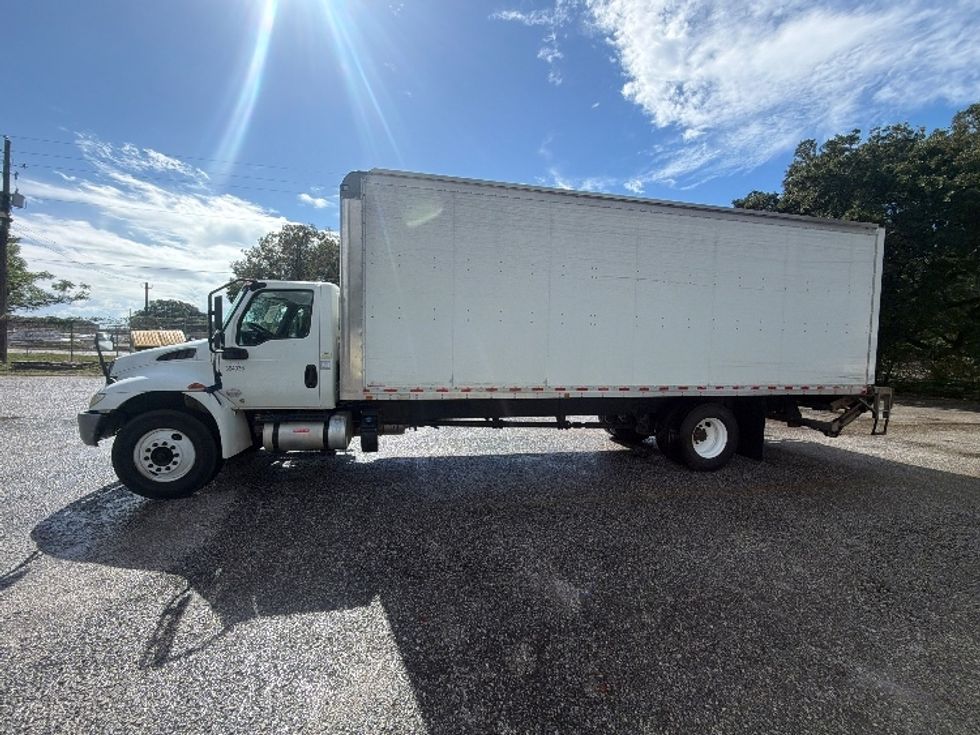 Medium Duty Box Truck-Light and Medium Duty Trucks-International-2020-MV607-Pensacola-FL-313,294\n\t\tmiles-$ 32,000 - Image 4