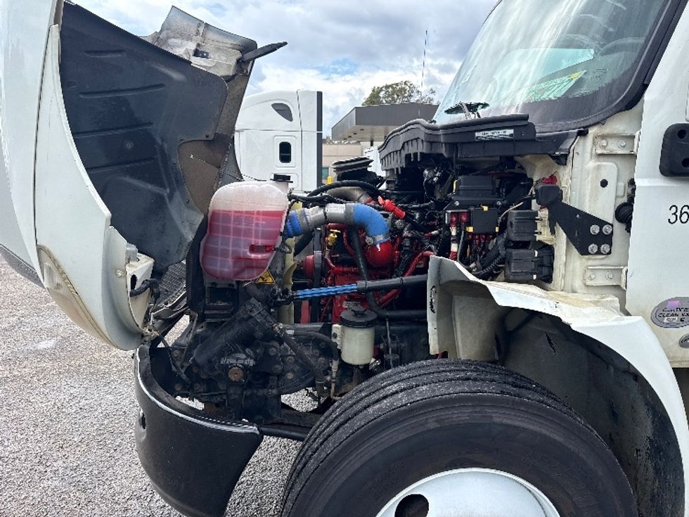 Medium Duty Box Truck-Light and Medium Duty Trucks-International-2020-MV607-Pensacola-FL-406,518\n\t\tmiles-$ 23,000 - Image 23