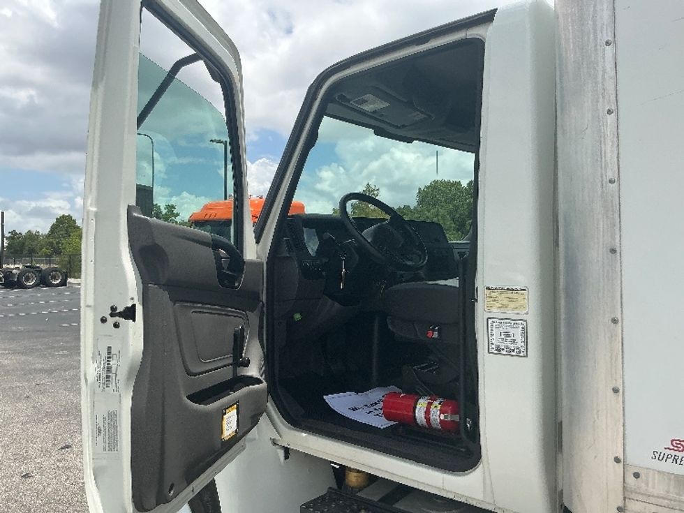 Medium Duty Box Truck-Light and Medium Duty Trucks-International-2020-MV607-Pensacola-FL-95,007\n\t\tmiles-$ 60,750 - Image 16
