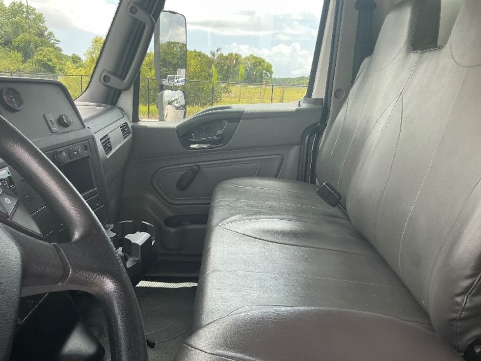 Medium Duty Box Truck-Light and Medium Duty Trucks-International-2020-MV607-Pensacola-FL-95,007\n\t\tmiles-$ 60,750 - Image 19