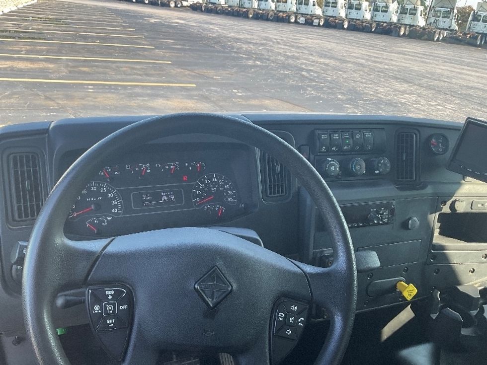 Medium Duty Box Truck-Light and Medium Duty Trucks-International-2020-MV607-Perrysburg-OH-108,598\n\t\tmiles-$ 61,000 - Image 18