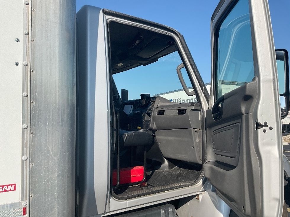 Medium Duty Box Truck-Light and Medium Duty Trucks-International-2020-MV607-Perrysburg-OH-108,598\n\t\tmiles-$ 61,000 - Image 20