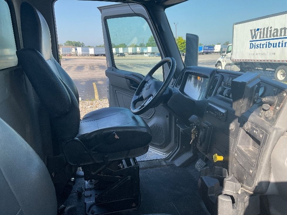 Medium Duty Box Truck-Light and Medium Duty Trucks-International-2020-MV607-Perrysburg-OH-108,598\n\t\tmiles-$ 61,000 - Image 22