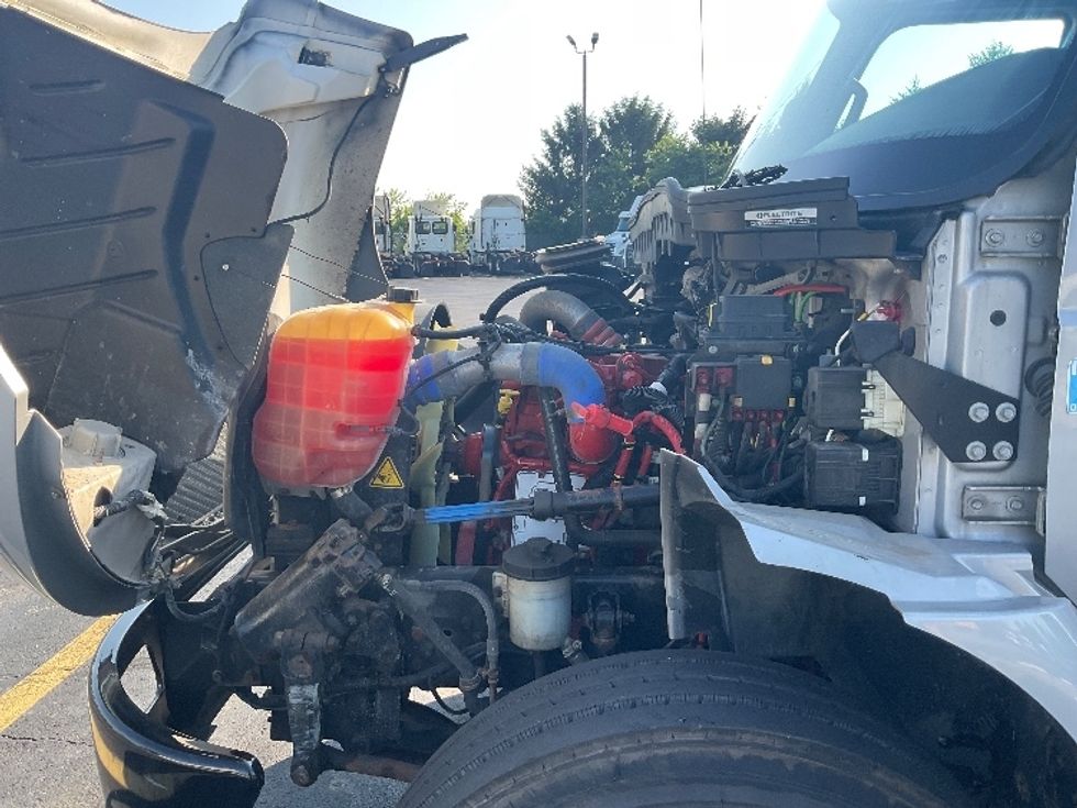 Medium Duty Box Truck-Light and Medium Duty Trucks-International-2020-MV607-Perrysburg-OH-108,598\n\t\tmiles-$ 61,000 - Image 24